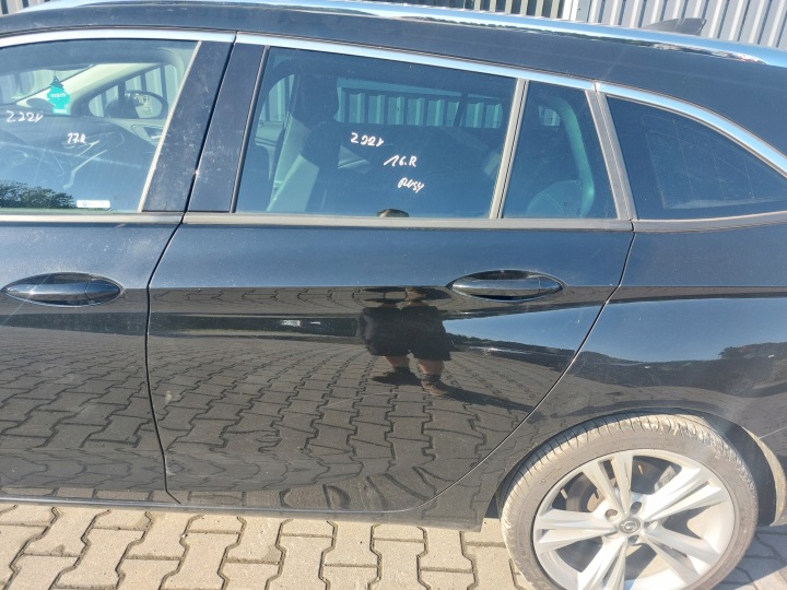 OPEL ASTRA V K KOMBI 15r> dveře levé levý záď zadní kompletní Z22Y
