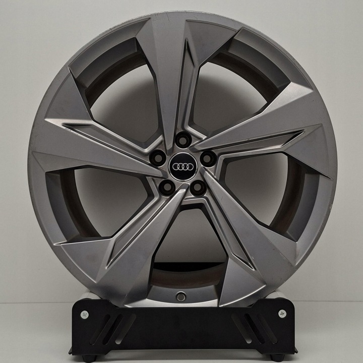 AUDI Q7 Q8 22 22" 4M0601025CD disk hliníkový