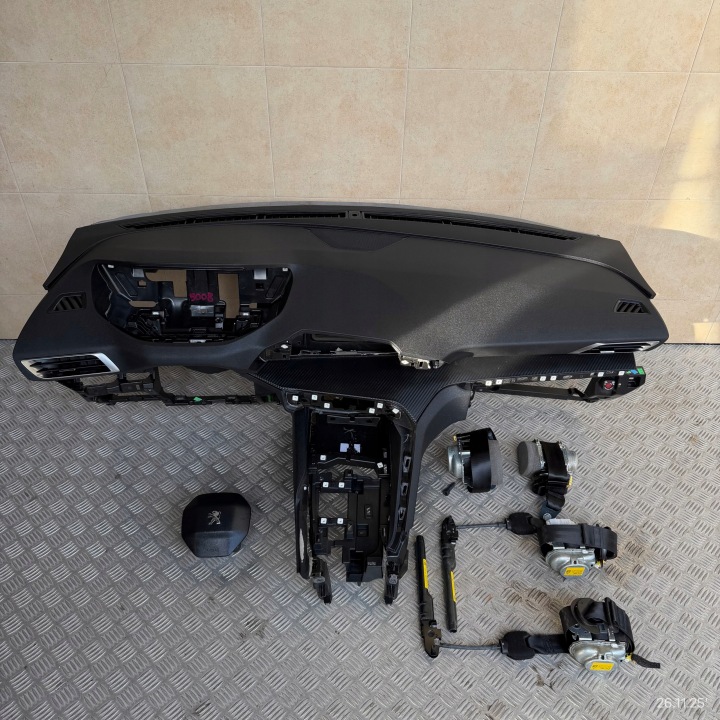 dashboard complete airbag console tension belts cockpit PEUGEOT 5008 II LIFT 2023 ROK