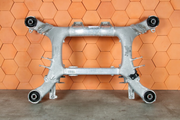 BMW M5 F90 M8 F91 F92 F93 axle beam subframe sider rear part rear 7857057