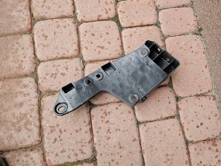 Supporto staffa Consolle Paraurti posteriore Toyota Camry VIII XV70 52592-33040