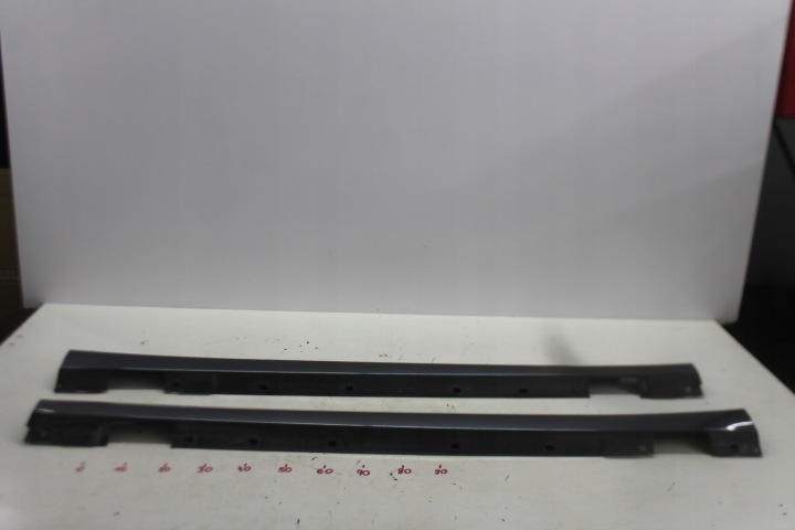 moulding cap threshold right MERCEDES C-KLASA W204 of wheels. C755 06-14