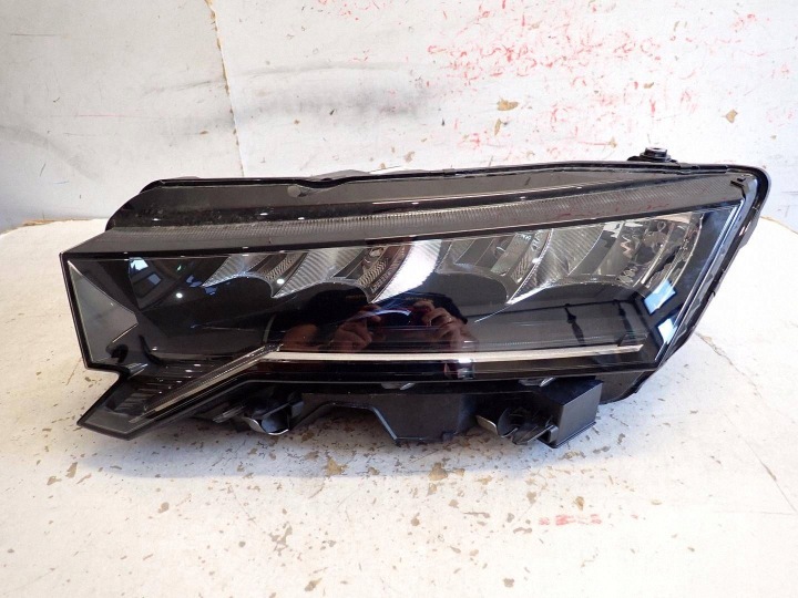Feux phare Avant Avant Gauche SKODA OCTAVIA IV LIFT 2024- FULL LED 5E4941009