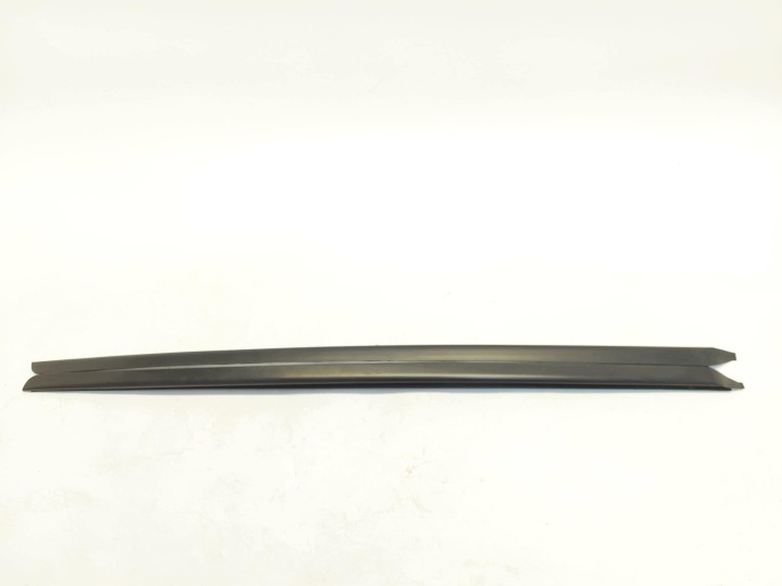 Audi A4 B9 8W LIFT Kombi 8W9 lišta okna CZOLOWEJ pravá levá 8W0854328