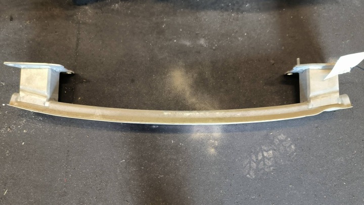 lökhárító megerősítés hátsó 8W0807309B AUDI A4 B9