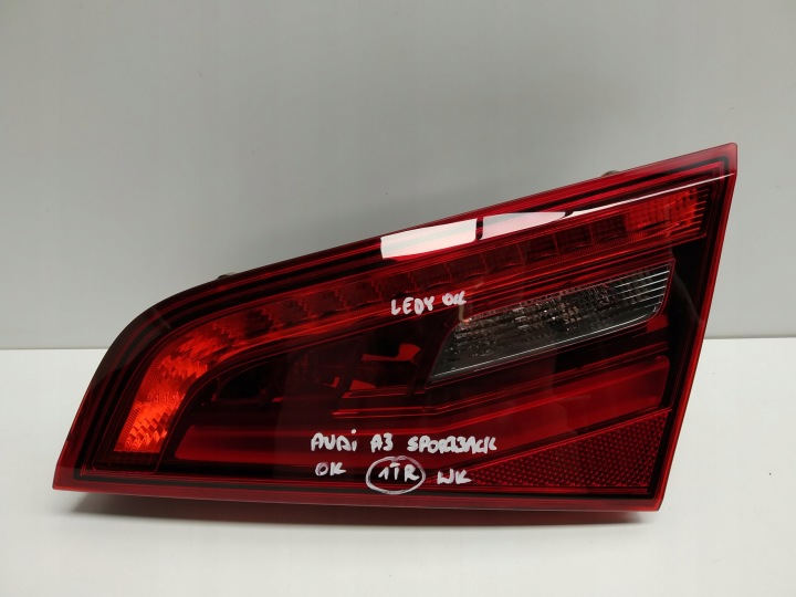 AUDI A3 5D SPORTBACK LICHT LED RECHTS KLAPE HECK 8V
