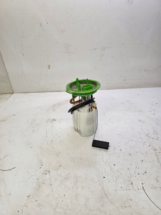 Kraftstoffpumpe Förderpumpe AUDI Q3 F3 A3 1.5 TFSI 5Q0919051AD