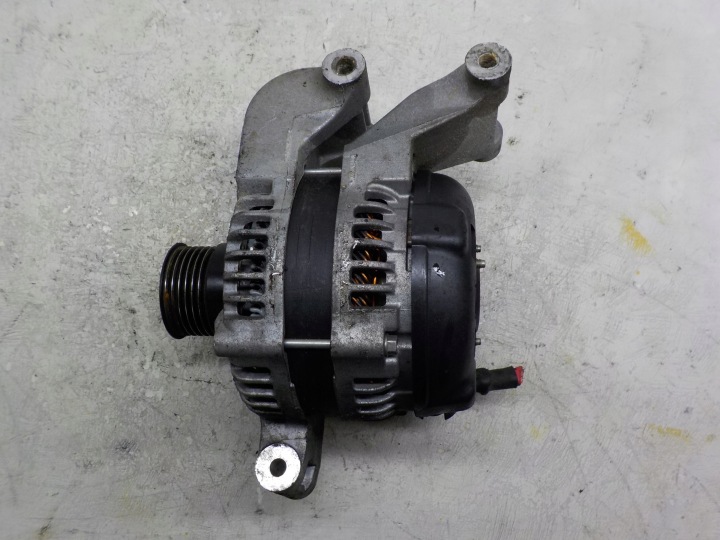 VOLVO S40 I ALTERNATOR 104210-2750