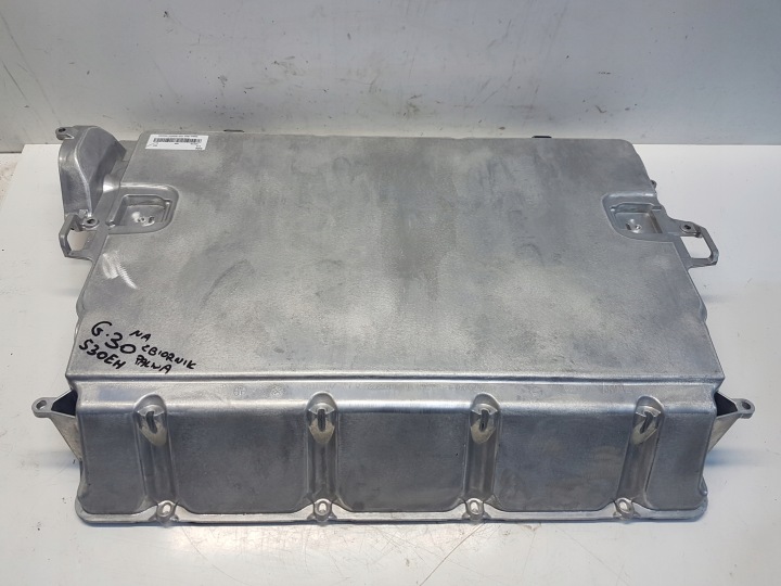 BMW G30 530E Boîte Réservoir Carburant 7488708
