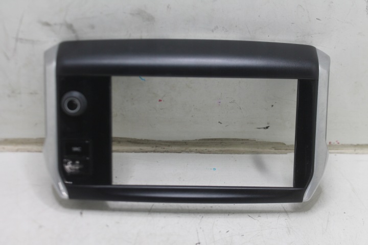 Ráma RADIA fedél DESKI 9673861377 PEUGEOT 2008 I 13-19