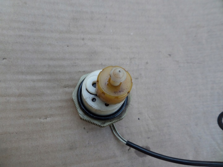 Vesipolttoaineen suodatinanturi polttoainesuodatin Toyota Avensis D4d T25 T27 6