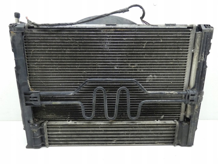 KOMPLET der Kühler + Lüfter BMW X1 E84 2.0D MANUAL 781028104