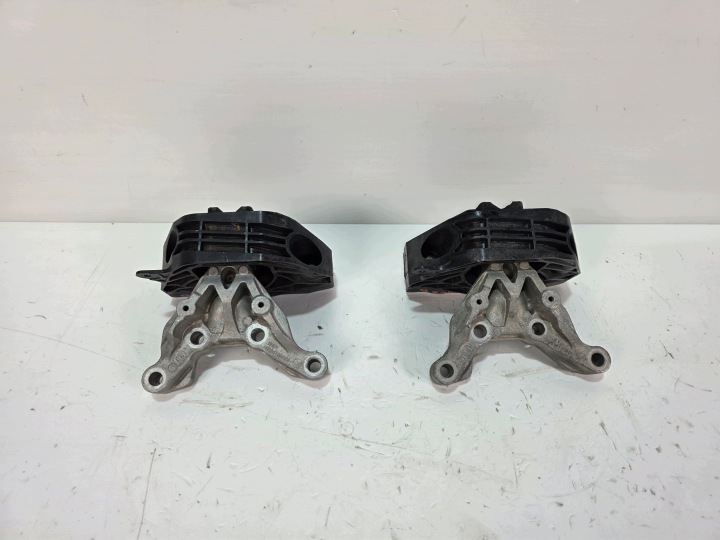 supporto Supporti motore usato JEEP AVENGER YPSILON IV CORSA PEUGEOT 208 9834135980