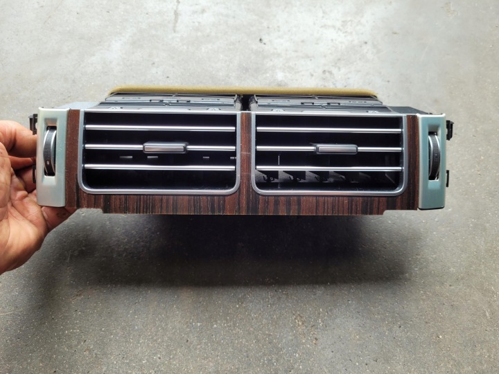 Lüftungsgitter des lüfters mitte CK52-01820-AD RANGE ROVER VOGUE L405