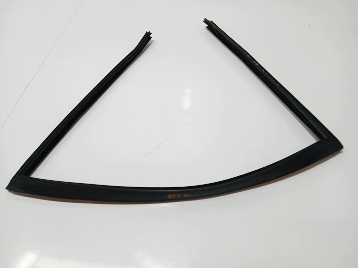 joint vitres PODWOJNEJ droite arrière BMW E61 LCI