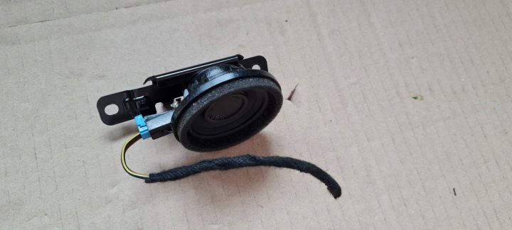SQ8 4M RSQ8 Q8 speaker of the dashboard ROZDZIELCZEJ right BANGOLUFSEN 4M8035399K