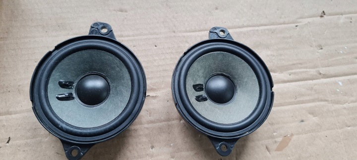 S4 B9 8W A4 hangszóró eleje BANGOLUFSEN 8W0035303 A5 8W S5