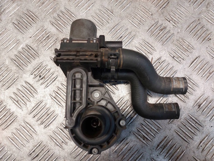 Pompe eau moteur auxiliaire AUDI A6 C6 2.0 TDI 4F2819372