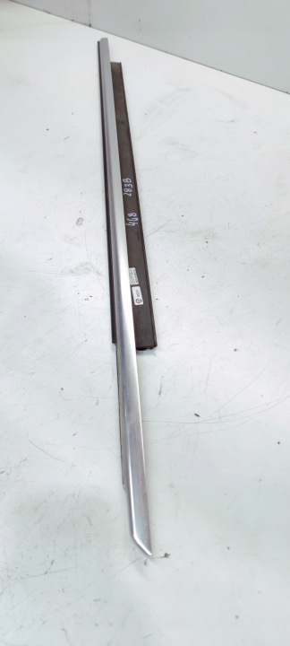 moulding dust SZYBE door left front AUDI A7 4G8853283B 2ZZ CHROM
