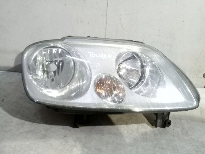 VW Touran und 1 Licht rechts vorne vorne 2K0941006B