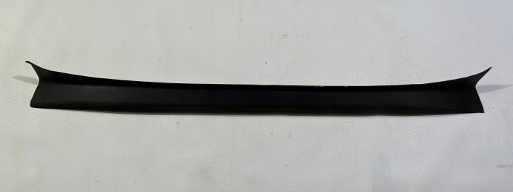 Rynienka odporwadzenie d’acqua Sotto finestrino PORTELLONE COFANO POSTERIORE Maserati GranTurismo 2008