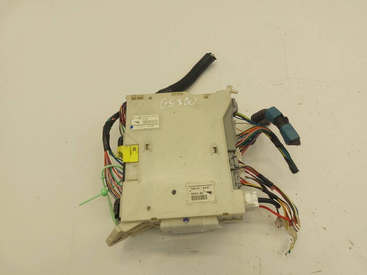 LEXUS GS 300 350 430 450H boîte à fusibles 82730-30A61
