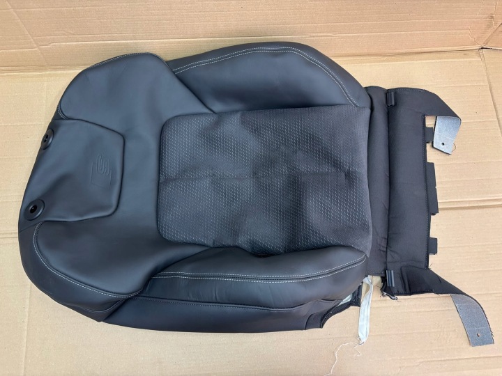 Skisack-Skitasche SITZ oben AUDI A6 C8 S6 Leder