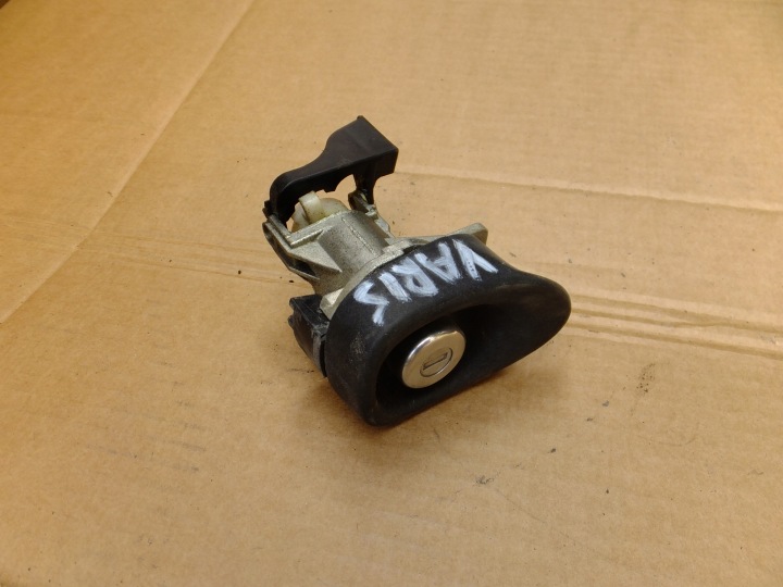 handle lock bonnet rear part toyota yaris II 2006r