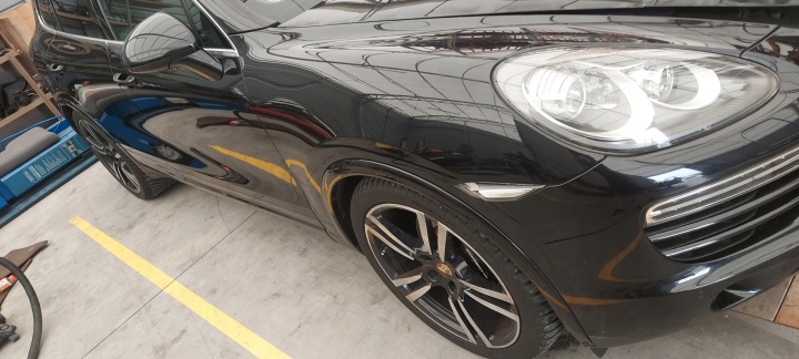blatník pravý předek PORSCHE CAYENNE 7P 958 10-15 LAK: LC9X 7P5821252