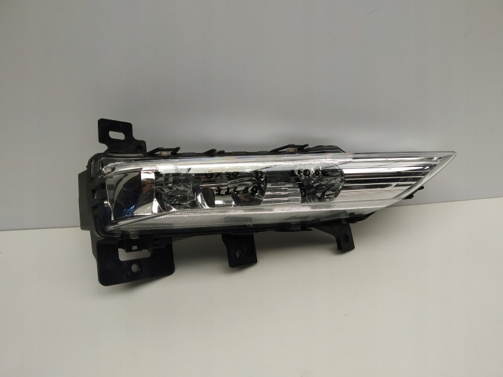 Qx80 Infiniti Q30 Qx30 maglenka svjetlo desni LED branika prednji dio om 89251085
