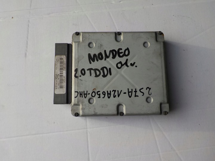 Unité de contrôle Moteur ford mondeo mk3 2,0 tddi
