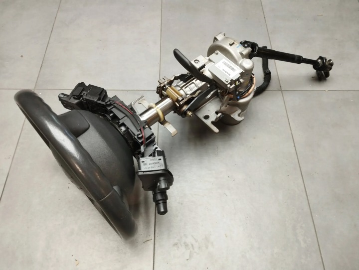 Renault Scenic II Piantone sterzo usato 8200701471