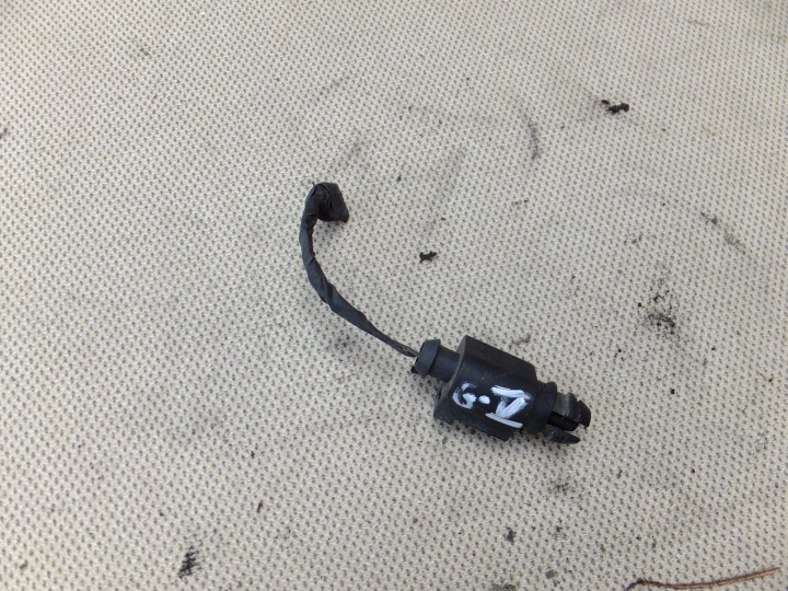 Sensor temperatury zewnetrznej vw golf V 8Z0820535