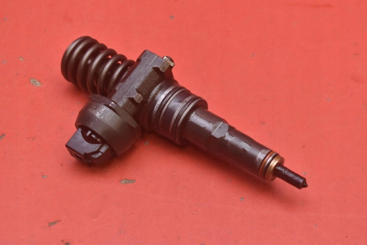 nozzle nozzle 038130073AQ 0414720213 VW GOLF 4 V 1.9 TDI 100 KM 97-06