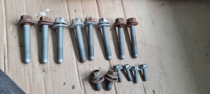 A6 C8 4K Schrauben Schraube Achsträgers vorne SANEK Vorderachsträger BELKI A7 4K