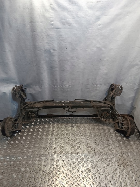 Achsträger hinten heck NISSAN MICRA K12 2004r.
