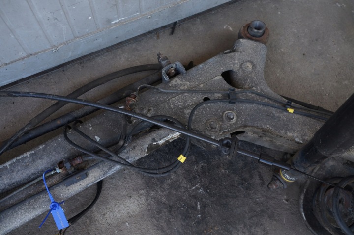 BELKA SANKI SUSPENSIOJÄRJESTELMÄ VOLVO C70 JA V70 JA 2.3T COUPE 7