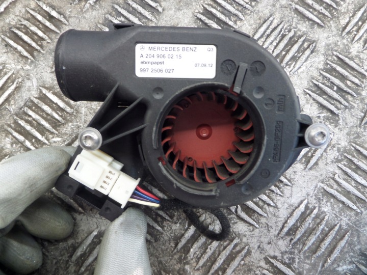 heating WENTYLATOREK STEROWNIKOW A2049060215 MERCEDES W207 C207 W204