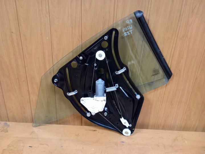 window regulator left rear part MERCEDES E-KLASA W207 COUPE A2076700103