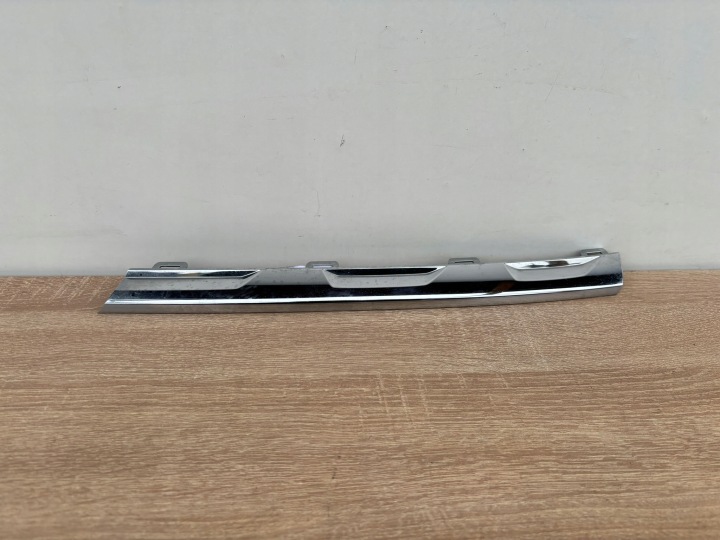 VW TIGUAN 2 II GAUCHE MOULAGE CHROM GRILLE/MASQUE AVANT 5NA853767A K72/092