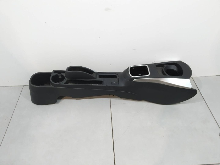 TUNEL central Toyota Yaris III (2011-2020)