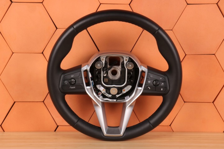 BMW 2 U06 X1 U11 original volant SPORT kůže