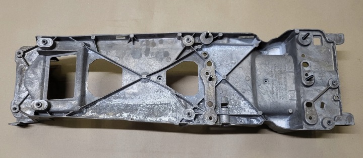 Consolle staffa maniglia Supporto TUNELU SRODKOWEGO VOLVO XC60 II 2 OE EUROP