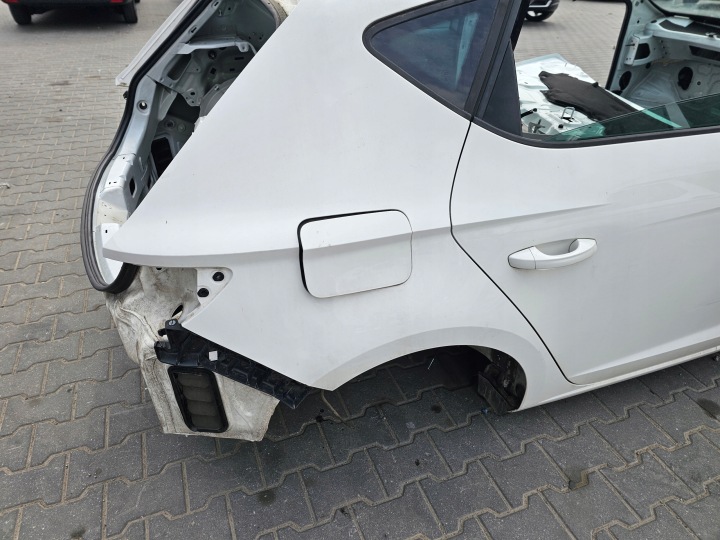 SEAT LEON III 3 HB Longeron Arrière Droit Aile Droite LB9A