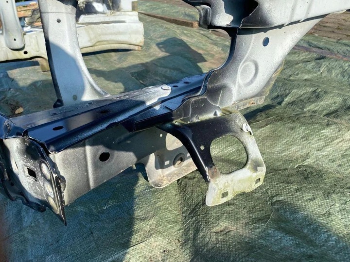 Elemento frontal Volvo V70 II (SW) 8015867 2.4L diesel 136kW 2006 14