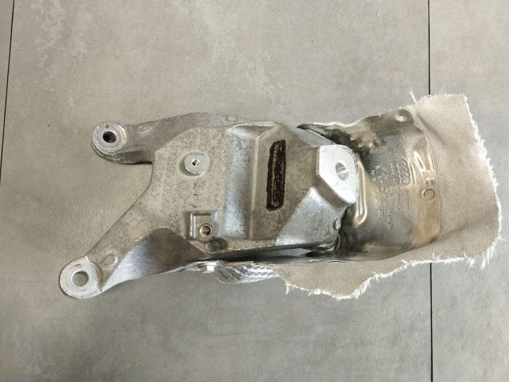 Audi A5 Sportback 8TA 2016 engine mount 4G0199308AA