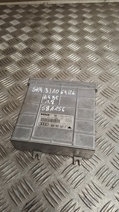 bedienteil des motors AUDI A4 B5 1.8