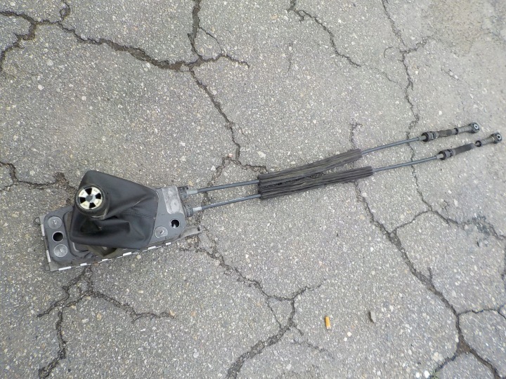 Schalthebel Schaltkulisse getriebe vw golf V plus 1,6 FSI 6 getriebe 1K0711061A