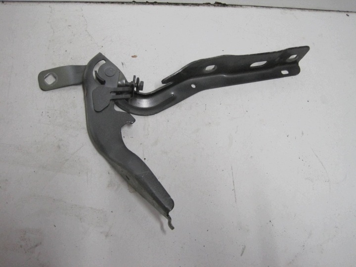 charnière du capot gauche CITROEN C4 III E-C4 9831199680