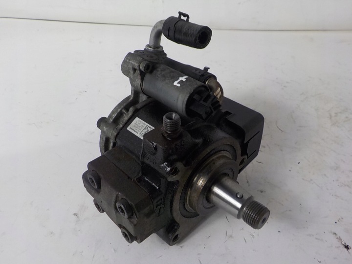 VOLKSWAGEN AUDI 1.6 TDI Einspritzpumpe 03L130755AH01